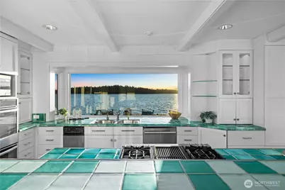 18 Holly Lane, Mercer Island, WA 98040 - Photo 10