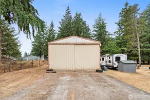 19121 Elderberry St SW, Rochester, WA 98579 - Photo 2
