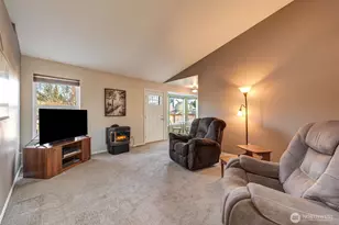 8709 15th St NE, Lake Stevens, WA 98258 - Photo 2