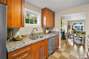 532 N 72nd St, Seattle, WA 98103 - Photo 10