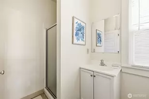 209 W McGraw St, Seattle, WA 98119 - Photo 14