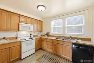 209 W McGraw St, Seattle, WA 98119 - Photo 12