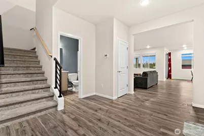 2810 180th Street Ct E, Tacoma, WA 98445 - Photo 2