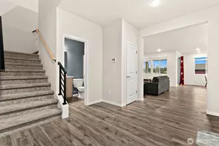 2810 180th St Ct E, Tacoma, WA 98445 - Photo 2