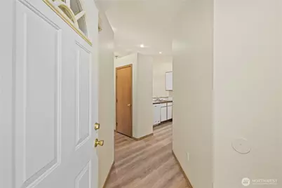 6716 64th Place NE #B, Marysville, WA 98270 - Photo 4