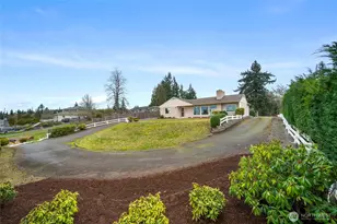 2304 Crestline Dr, Bellingham, WA 98229 - Photo 2