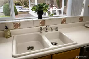 2304 Crestline Dr, Bellingham, WA 98229 - Photo 18