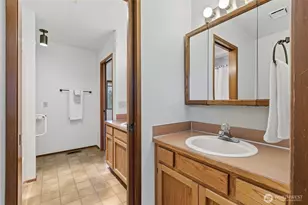 1211 31st St, Anacortes, WA 98221 - Photo 18
