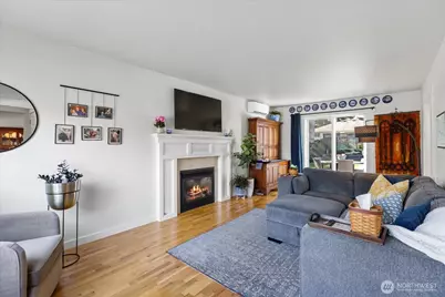 6721 22nd Avenue NW, Seattle, WA 98117 - Photo 2