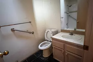 724 N 137th St, Seattle, WA 98133 - Photo 12