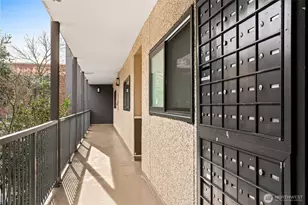 400 Melrose Ave E, Seattle, WA 98102 - Photo 14