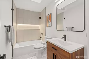 12562 17th Ave NE, Seattle, WA 98125 - Photo 16