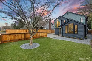 12562 17th Ave NE, Seattle, WA 98125 - Photo 2