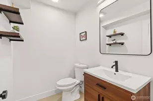 12562 17th Ave NE, Seattle, WA 98125 - Photo 14