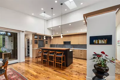 1437 Broadmoor Drive E, Seattle, WA 98112 - Photo 18