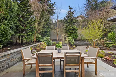 1437 Broadmoor Drive E, Seattle, WA 98112 - Photo 16