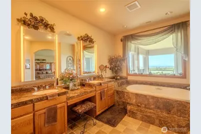 1050 Lewandowski Road, Sunnyside, WA 98944 - Photo 34