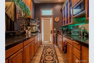 1050 Lewandowski Road, Sunnyside, WA 98944 - Photo 24