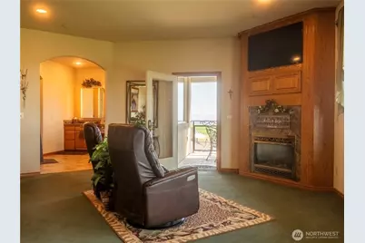 1050 Lewandowski Road, Sunnyside, WA 98944 - Photo 32