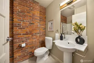 210 3rd Ave S, Seattle, WA 98104 - Photo 32