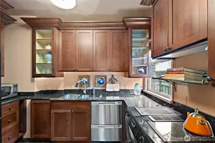 904 E Miller St, Seattle, WA 98102 - Photo 12