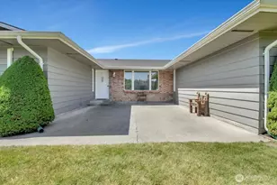 21704 88th Dr NE, Arlington, WA 98223 - Photo 2
