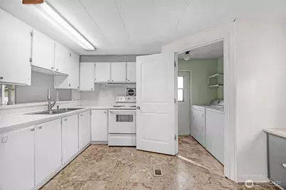 6118 67th Avenue NE #4, Marysville, WA 98270 - Photo 4