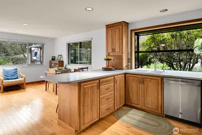 18722 56th Avenue NE, Kenmore, WA 98028 - Photo 6