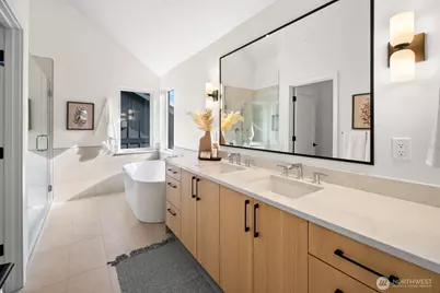 2851 NW 70th Street, Seattle, WA 98117 - Photo 20