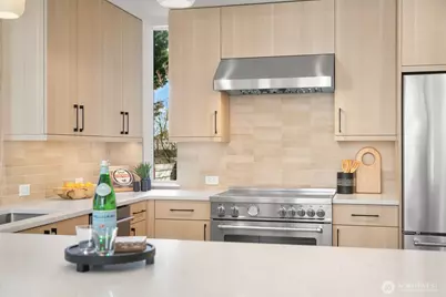 2851 NW 70th Street, Seattle, WA 98117 - Photo 6