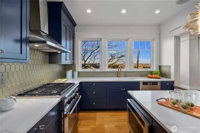 426 Smith Street, Seattle, WA 98109 - Photo 10