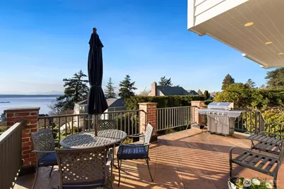 2803 Magnolia Boulevard W, Seattle, WA 98199 - Photo 8