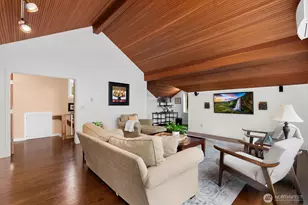2803 Magnolia Blvd W, Seattle, WA 98199 - Photo 26