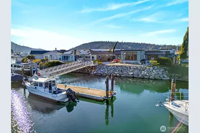1911 Bay Place, Anacortes, WA 98221 - Photo 2