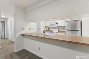 132 NE 95th St, Seattle, WA 98115 - Photo 16