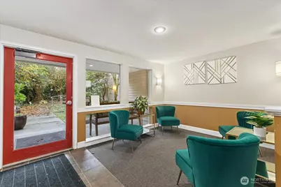 132 NE 95th Street #B309, Seattle, WA 98115 - Photo 2