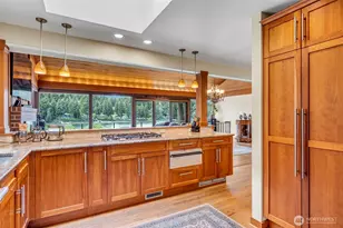 6490 NE Monte Vista Dr, Bainbridge Island, WA 98110 - Photo 8