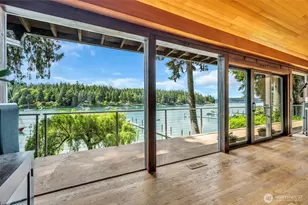 6490 NE Monte Vista Dr, Bainbridge Island, WA 98110 - Photo 1