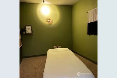 4212 Aurora Avenue N, Seattle, WA 98103 - Photo 8