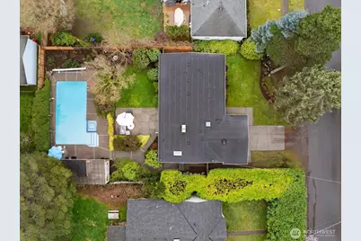 13744 Ashworth Avenue N, Seattle, WA 98133 - Photo 32