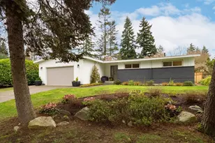 13744 Ashworth Ave N, Seattle, WA 98133 - Photo 2