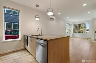 115 N 105th St, Seattle, WA 98133 - Photo 6