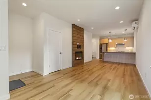 115 N 105th St, Seattle, WA 98133 - Photo 4