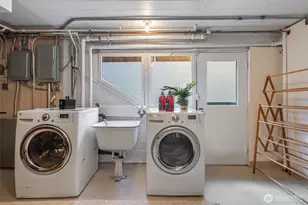 3515 NE 42nd St, Seattle, WA 98105 - Photo 34