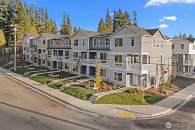 7027 Rainier Drive #E, Everett, WA 98203 - Photo 2