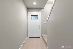 7027 Rainier Dr, Everett, WA 98203 - Photo 8