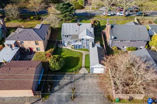 3828 48th Ave SW, Seattle, WA 98116 - Photo 2