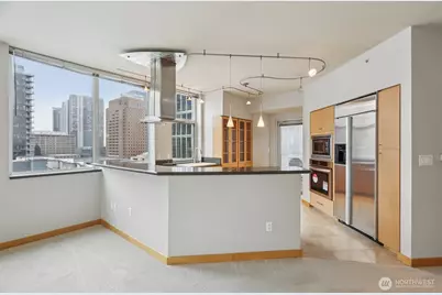 1100 106th Avenue NE #902, Bellevue, WA 98004 - Photo 10