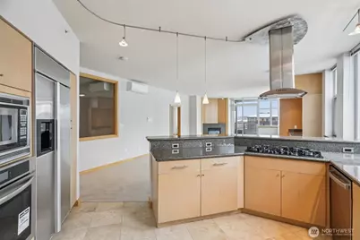 1100 106th Avenue NE #902, Bellevue, WA 98004 - Photo 12