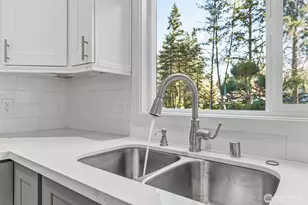 11785 Penny Pl NE, Bainbridge Island, WA 98110 - Photo 12